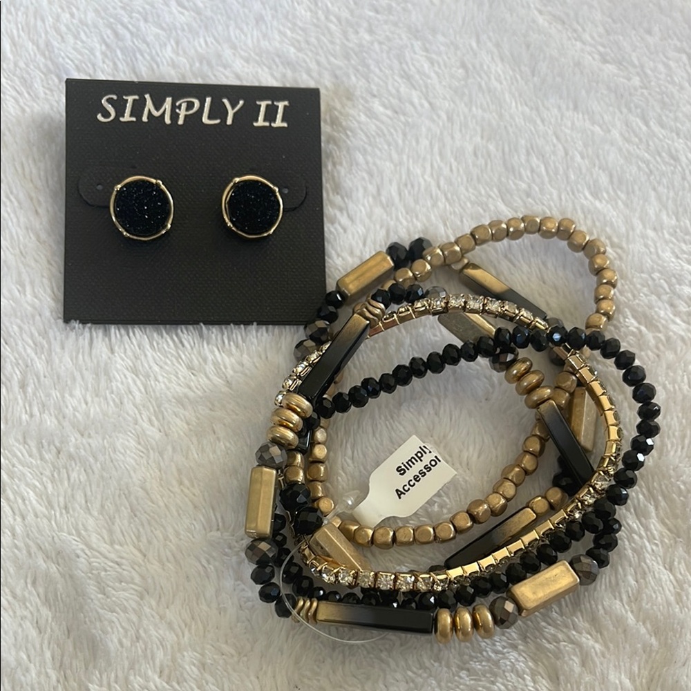 NWT Simply Accessories bracelet stack with matching earrings black gold